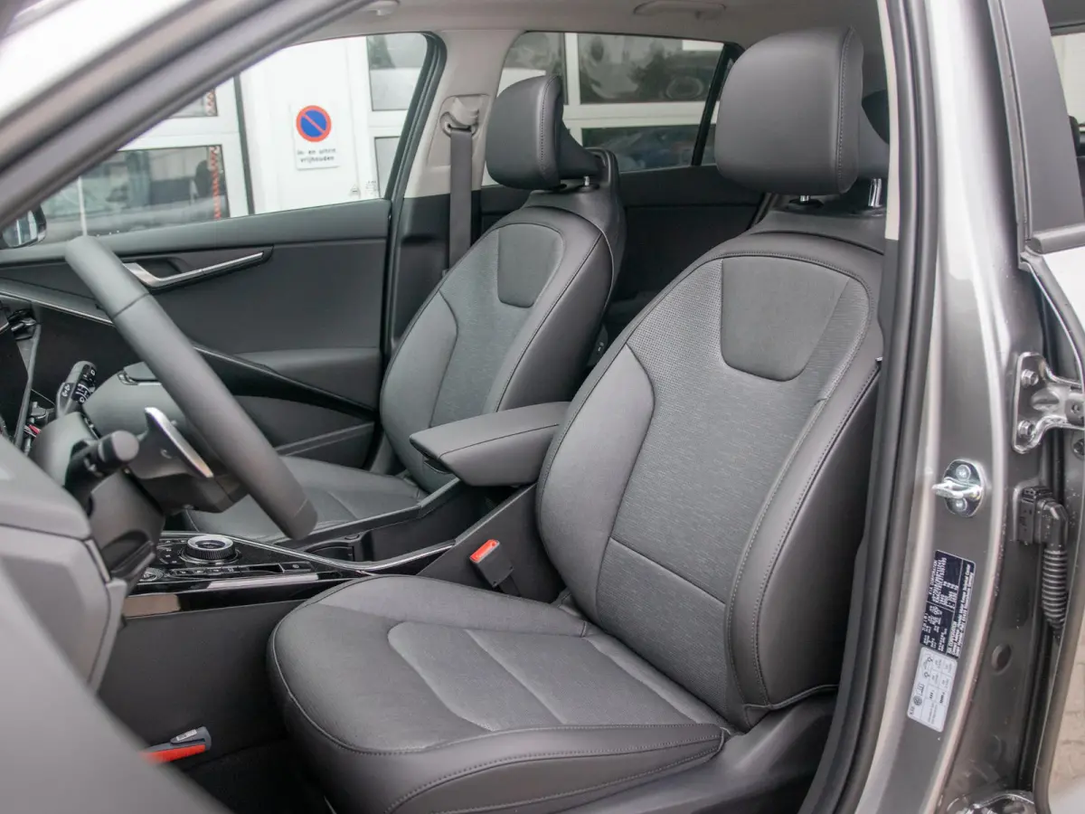 1.6 GDi Hybrid ExecutiveLine | Navi | Clima | Adapt. Cruise | 18" | Leder | Schuif/Kanteldak | Premium Audio | Apple Carplay | Camera | HUD | Stoel&Stuur Verw.