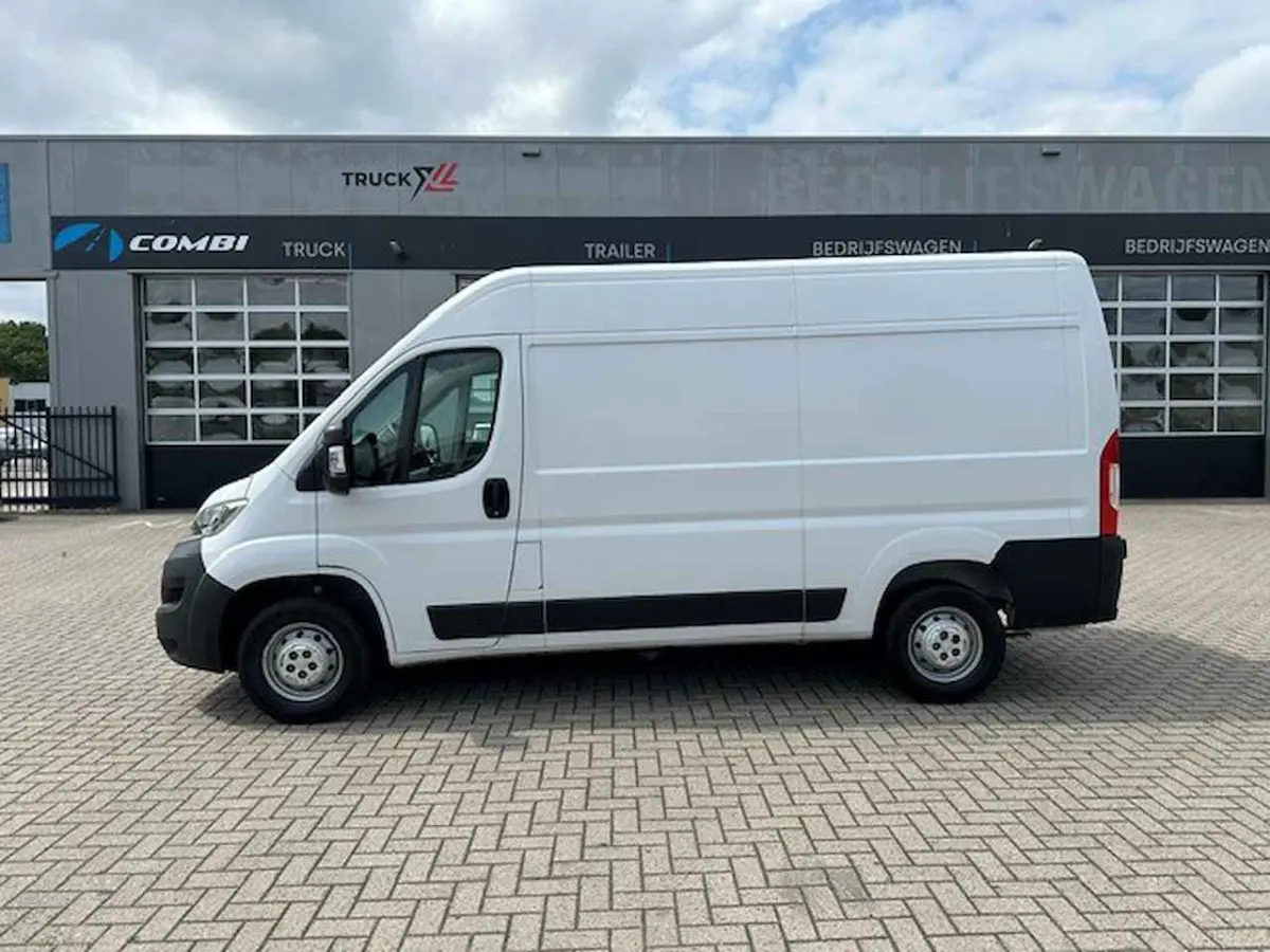 2.2 BlueHDi 140pk L2H2 Zwaar 3.5t > Trekhaak/Camera/Cruise control...
