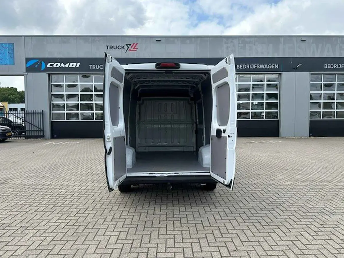 2.2 BlueHDi 140pk L2H2 Zwaar 3.5t > Trekhaak/Camera/Cruise control...