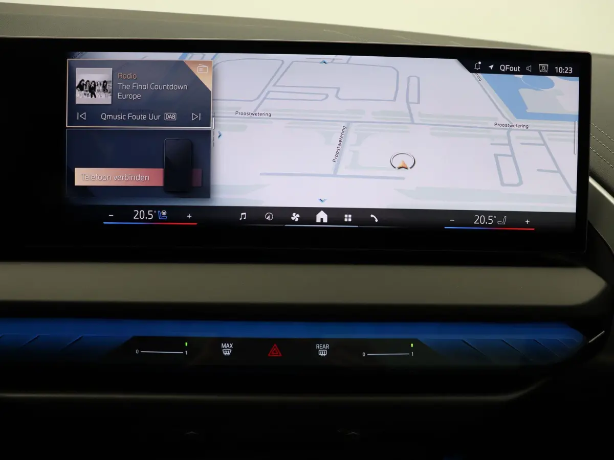 30e xDrive M Sportpakket Pro | SoH 100% | Professional Pack | Comfort Pack | Premium Pack | Trekhaak | Panoramadak | 	Driving Assistant Plus | Harman Kardon | 20''