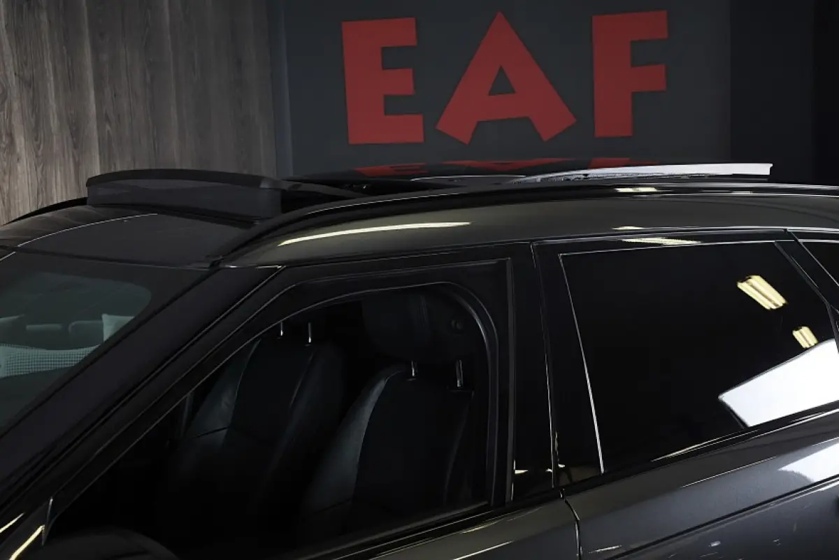 2.0 P400e R-Dynamic HSE / Acc / Lane Assist / Dode Hoek / 360 Camera / Memory / Meridian / Leder