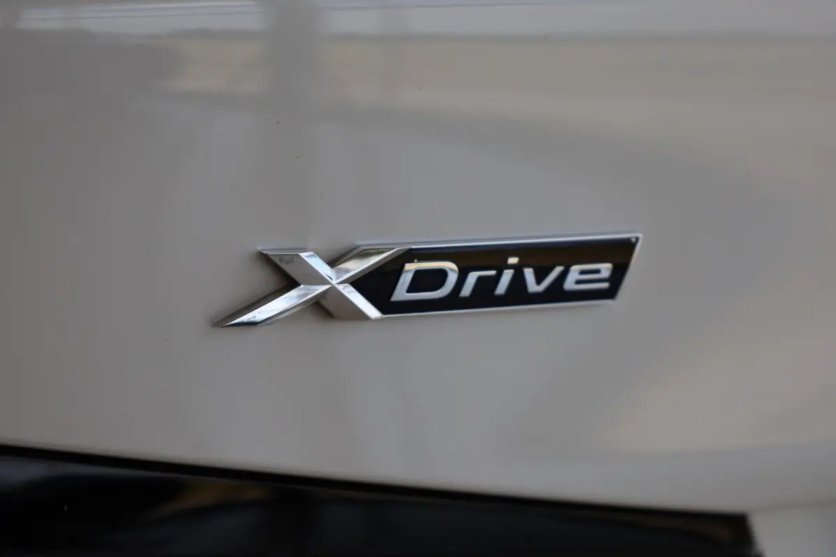545e xDrive High Executive | M Sportpakket | SOH 95,7% | Adaptieve Cruise Control | Stuurwiel verwarming | 19'' LMV