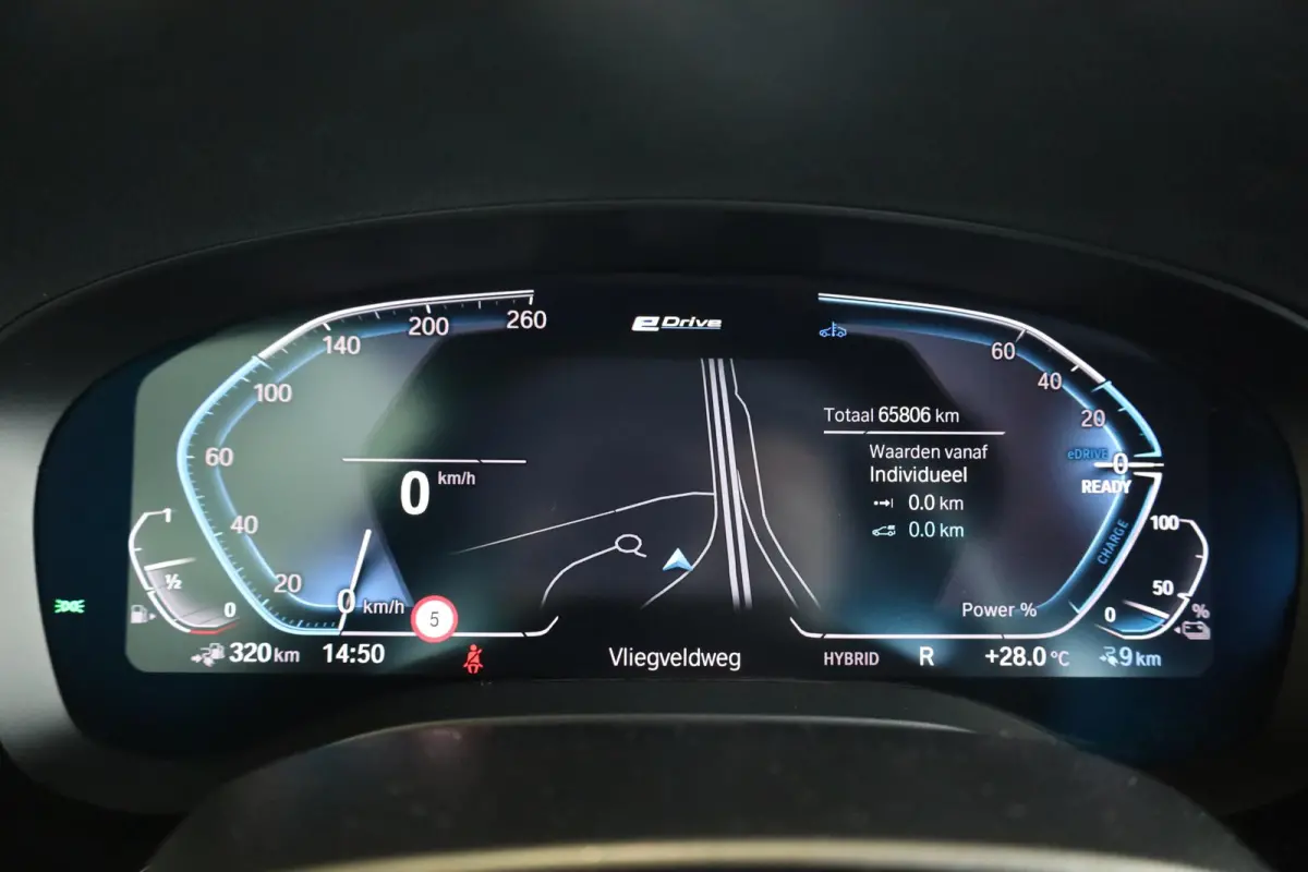 545e xDrive High Executive | M Sportpakket | SOH 95,7% | Adaptieve Cruise Control | Stuurwiel verwarming | 19'' LMV