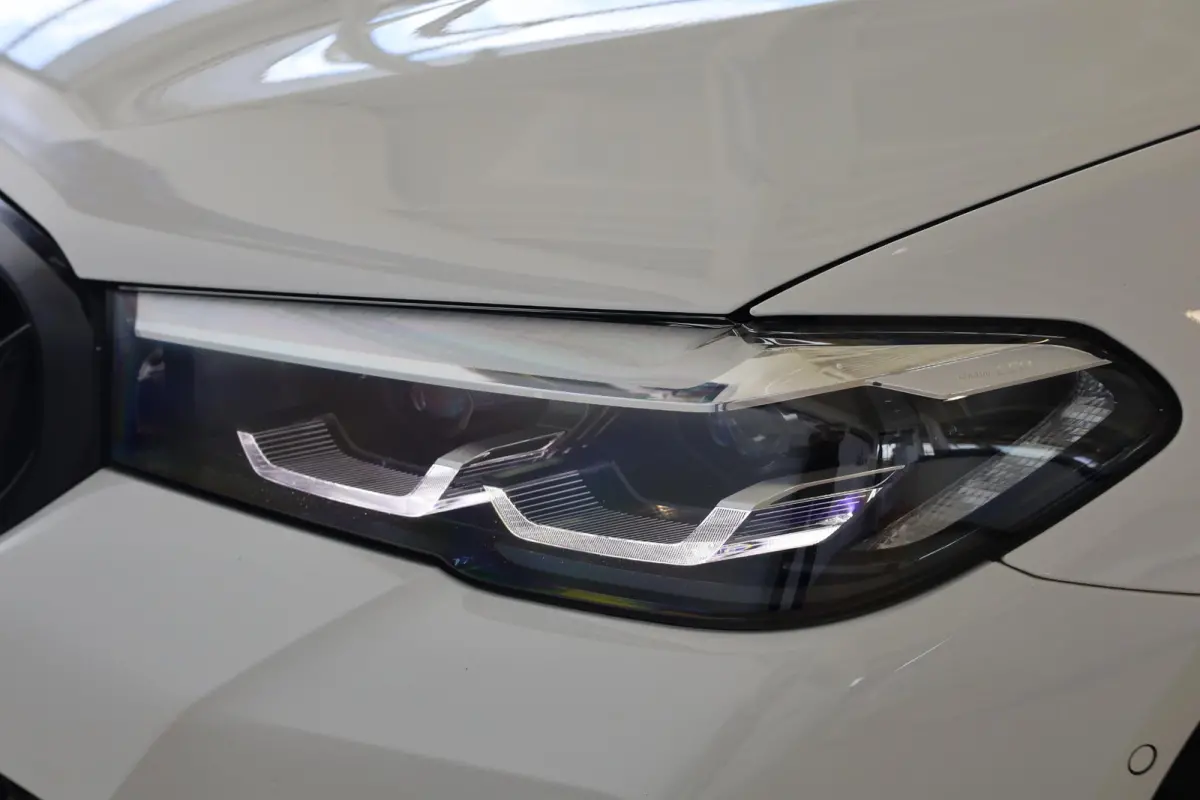545e xDrive High Executive | M Sportpakket | SOH 95,7% | Adaptieve Cruise Control | Stuurwiel verwarming | 19'' LMV