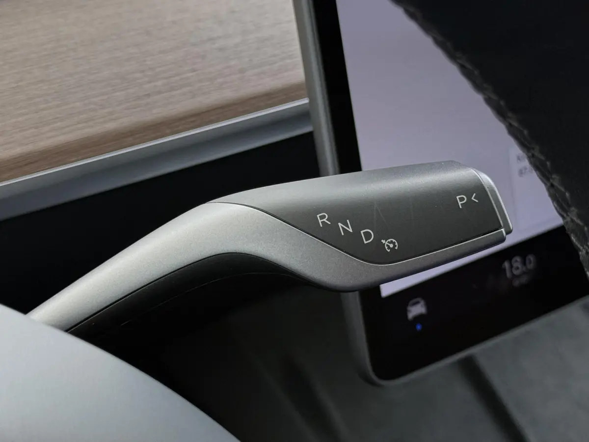 Performance AWD 75 kWh VAN:43.900,- VOOR:40.877,- UW HERFSTVOORDEEL:3.023,- SOH 94% | AFN. TREKHAAK | 21 INCH TURBINE VELGEN | TESLA GARANTIE T/M 01-2028 OF 80.000 KM | ACCU & AANDRIJFLIJN G