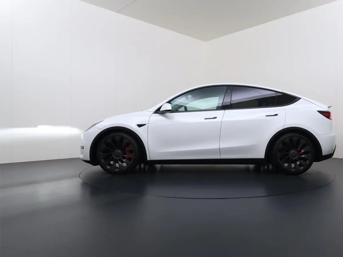 Performance AWD 75 kWh VAN:43.900,- VOOR:40.877,- UW HERFSTVOORDEEL:3.023,- SOH 94% | AFN. TREKHAAK | 21 INCH TURBINE VELGEN | TESLA GARANTIE T/M 01-2028 OF 80.000 KM | ACCU & AANDRIJFLIJN G