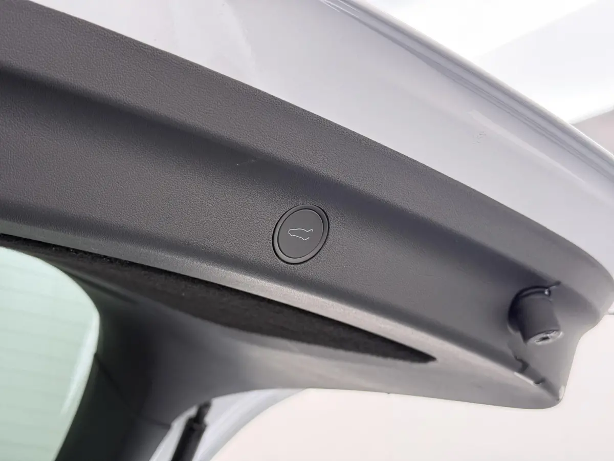 Performance AWD 75 kWh VAN:43.900,- VOOR:40.877,- UW HERFSTVOORDEEL:3.023,- SOH 94% | AFN. TREKHAAK | 21 INCH TURBINE VELGEN | TESLA GARANTIE T/M 01-2028 OF 80.000 KM | ACCU & AANDRIJFLIJN G