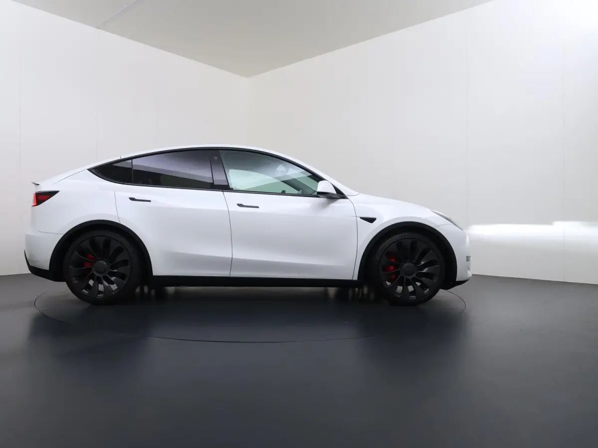 Performance AWD 75 kWh VAN:43.900,- VOOR:40.877,- UW HERFSTVOORDEEL:3.023,- SOH 94% | AFN. TREKHAAK | 21 INCH TURBINE VELGEN | TESLA GARANTIE T/M 01-2028 OF 80.000 KM | ACCU & AANDRIJFLIJN G