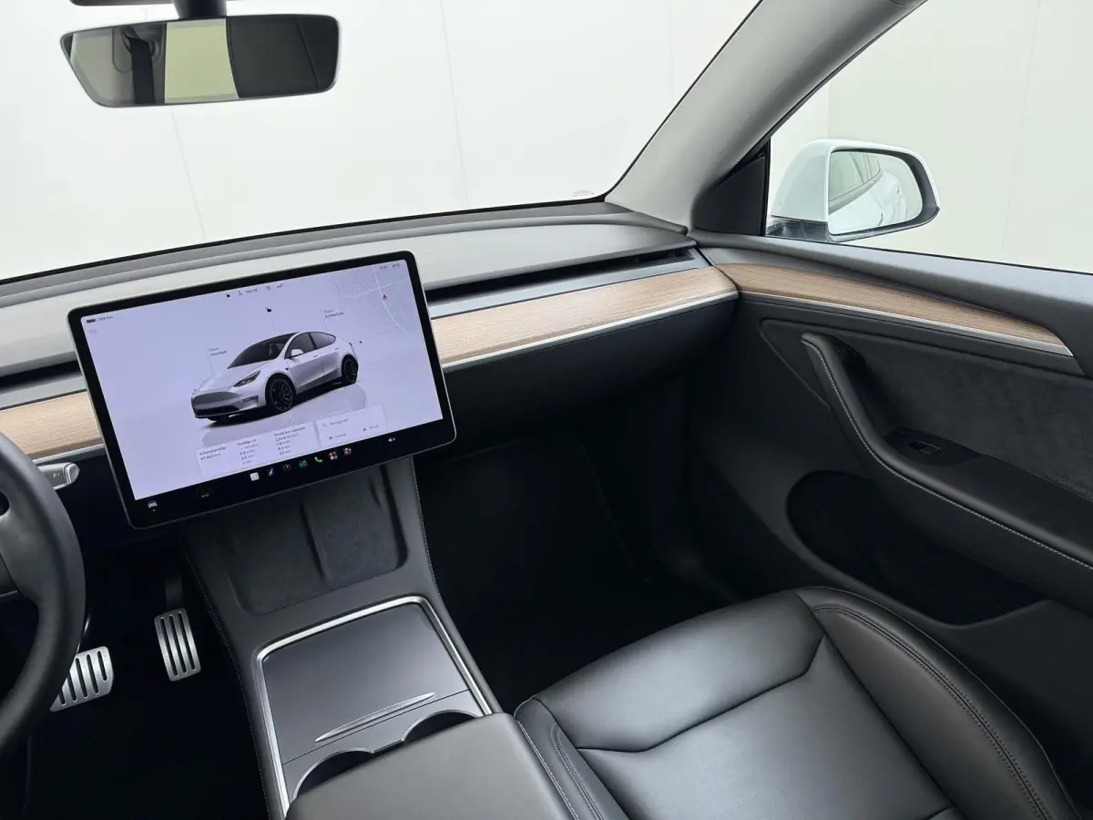 Performance AWD 75 kWh VAN:43.900,- VOOR:40.877,- UW HERFSTVOORDEEL:3.023,- SOH 94% | AFN. TREKHAAK | 21 INCH TURBINE VELGEN | TESLA GARANTIE T/M 01-2028 OF 80.000 KM | ACCU & AANDRIJFLIJN G