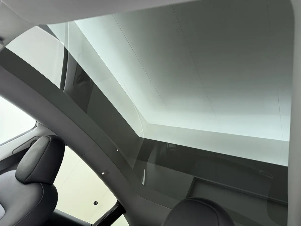 Performance AWD 75 kWh VAN:43.900,- VOOR:40.877,- UW HERFSTVOORDEEL:3.023,- SOH 94% | AFN. TREKHAAK | 21 INCH TURBINE VELGEN | TESLA GARANTIE T/M 01-2028 OF 80.000 KM | ACCU & AANDRIJFLIJN G
