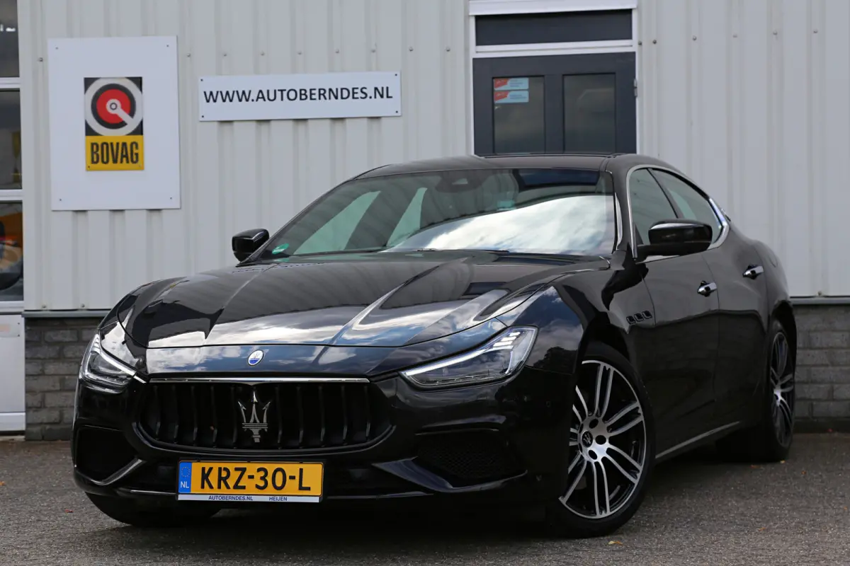 2.0 MHEV GranLusso*Perfect Maserati Onderh.*Softclose/Dubbel Glas/ACC met stuurhulp/H&K/DAB/Apple Carplay-Android/Keyless Entry+Go/Camera/Stoelverw./Stuurverw./Memorie/VOL*