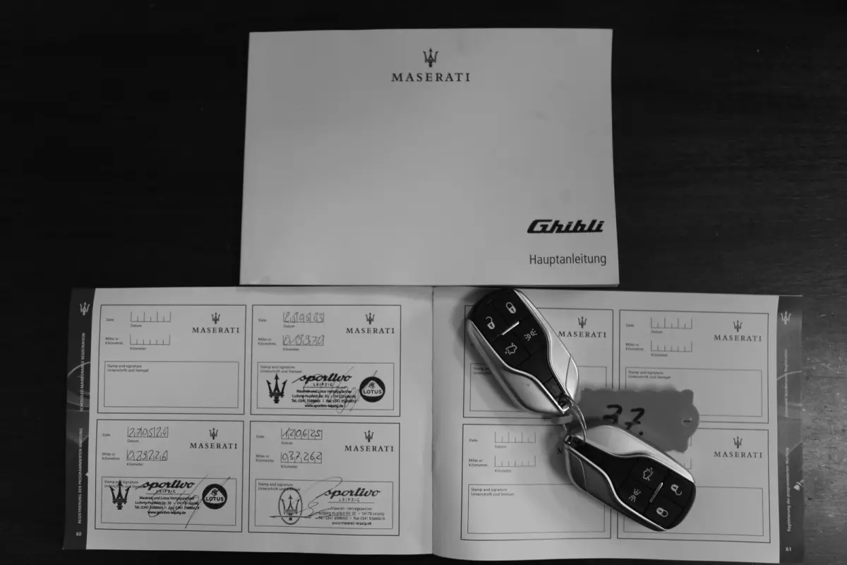 2.0 MHEV GranLusso*Perfect Maserati Onderh.*Softclose/Dubbel Glas/ACC met stuurhulp/H&K/DAB/Apple Carplay-Android/Keyless Entry+Go/Camera/Stoelverw./Stuurverw./Memorie/VOL*
