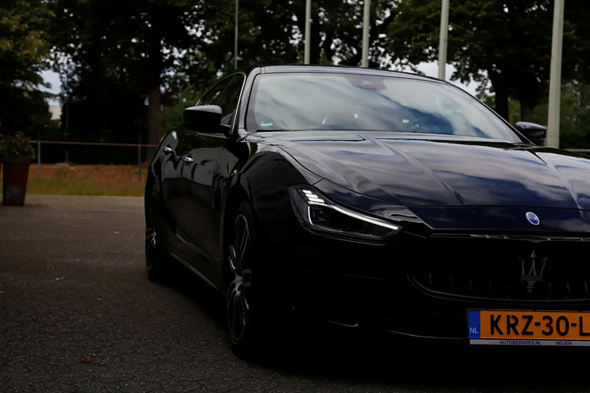 2.0 MHEV GranLusso*Perfect Maserati Onderh.*Softclose/Dubbel Glas/ACC met stuurhulp/H&K/DAB/Apple Carplay-Android/Keyless Entry+Go/Camera/Stoelverw./Stuurverw./Memorie/VOL*