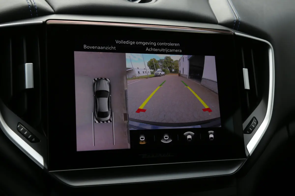 2.0 MHEV GranLusso*Perfect Maserati Onderh.*Softclose/Dubbel Glas/ACC met stuurhulp/H&K/DAB/Apple Carplay-Android/Keyless Entry+Go/Camera/Stoelverw./Stuurverw./Memorie/VOL*