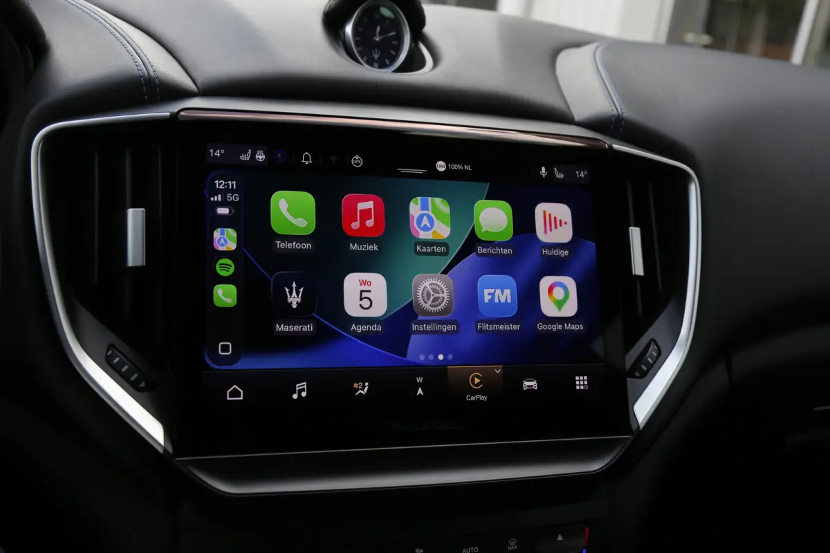 2.0 MHEV GranLusso*Perfect Maserati Onderh.*Softclose/Dubbel Glas/ACC met stuurhulp/H&K/DAB/Apple Carplay-Android/Keyless Entry+Go/Camera/Stoelverw./Stuurverw./Memorie/VOL*