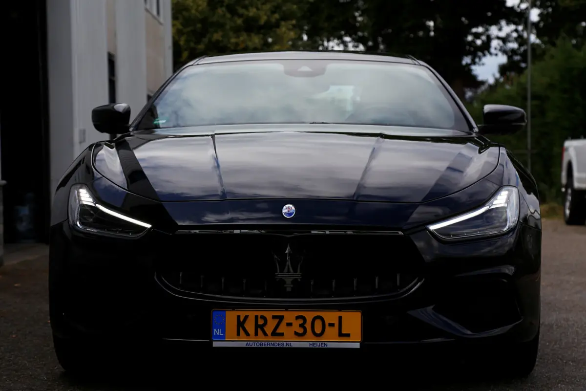 2.0 MHEV GranLusso*Perfect Maserati Onderh.*Softclose/Dubbel Glas/ACC met stuurhulp/H&K/DAB/Apple Carplay-Android/Keyless Entry+Go/Camera/Stoelverw./Stuurverw./Memorie/VOL*