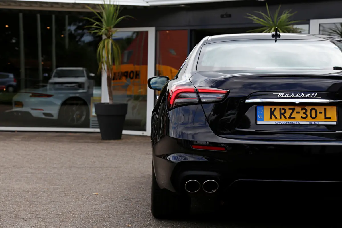 2.0 MHEV GranLusso*Perfect Maserati Onderh.*Softclose/Dubbel Glas/ACC met stuurhulp/H&K/DAB/Apple Carplay-Android/Keyless Entry+Go/Camera/Stoelverw./Stuurverw./Memorie/VOL*