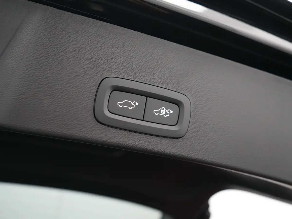 Twin AWD Plus | 408pk | Trekhaak | Warmtepomp | Adaptive Cruise | BLIS | Stoel- & Stuurwielverwarming | Getint glas | All Season