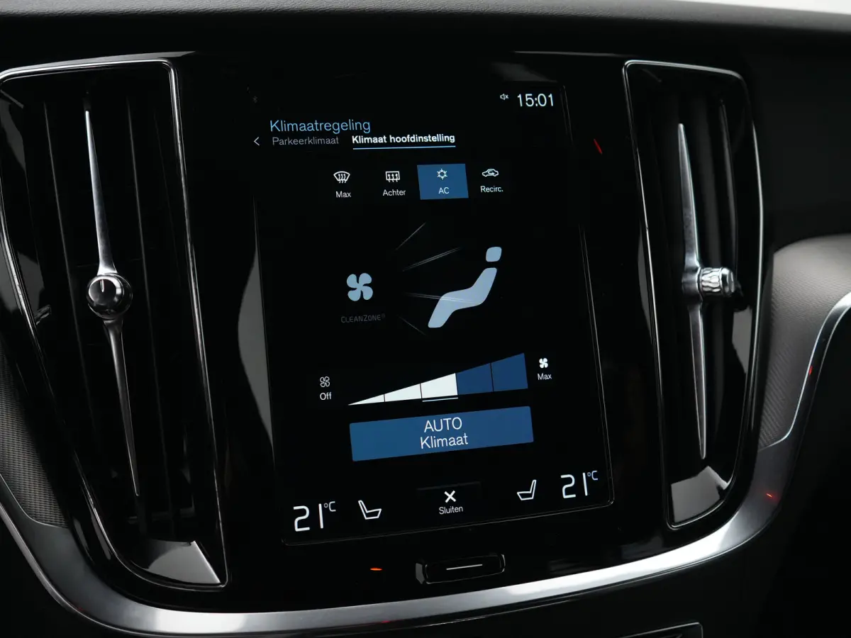 T8 Recharge AWD Plus Dark | Long Range | 455pk | 360° Camera | Privacy Glass | 19" | Elek bestuurderstoel | Keyless