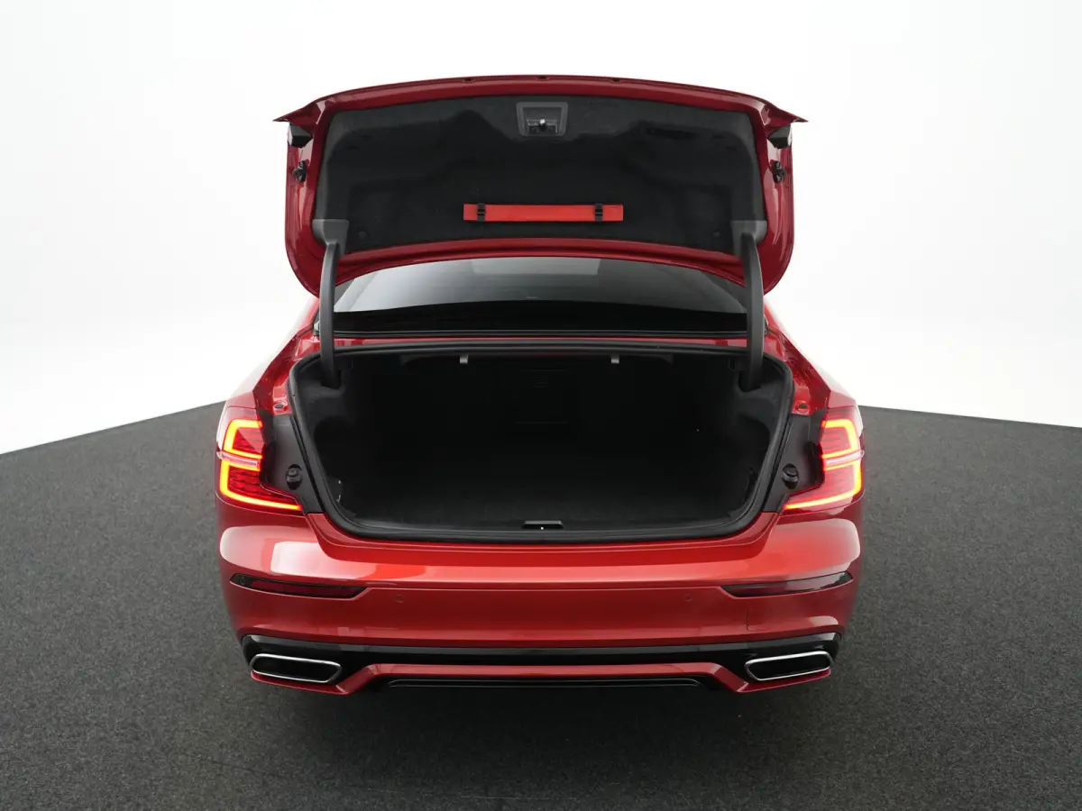 T8 Recharge AWD Plus Dark | Long Range | 455pk | 360° Camera | Privacy Glass | 19" | Elek bestuurderstoel | Keyless
