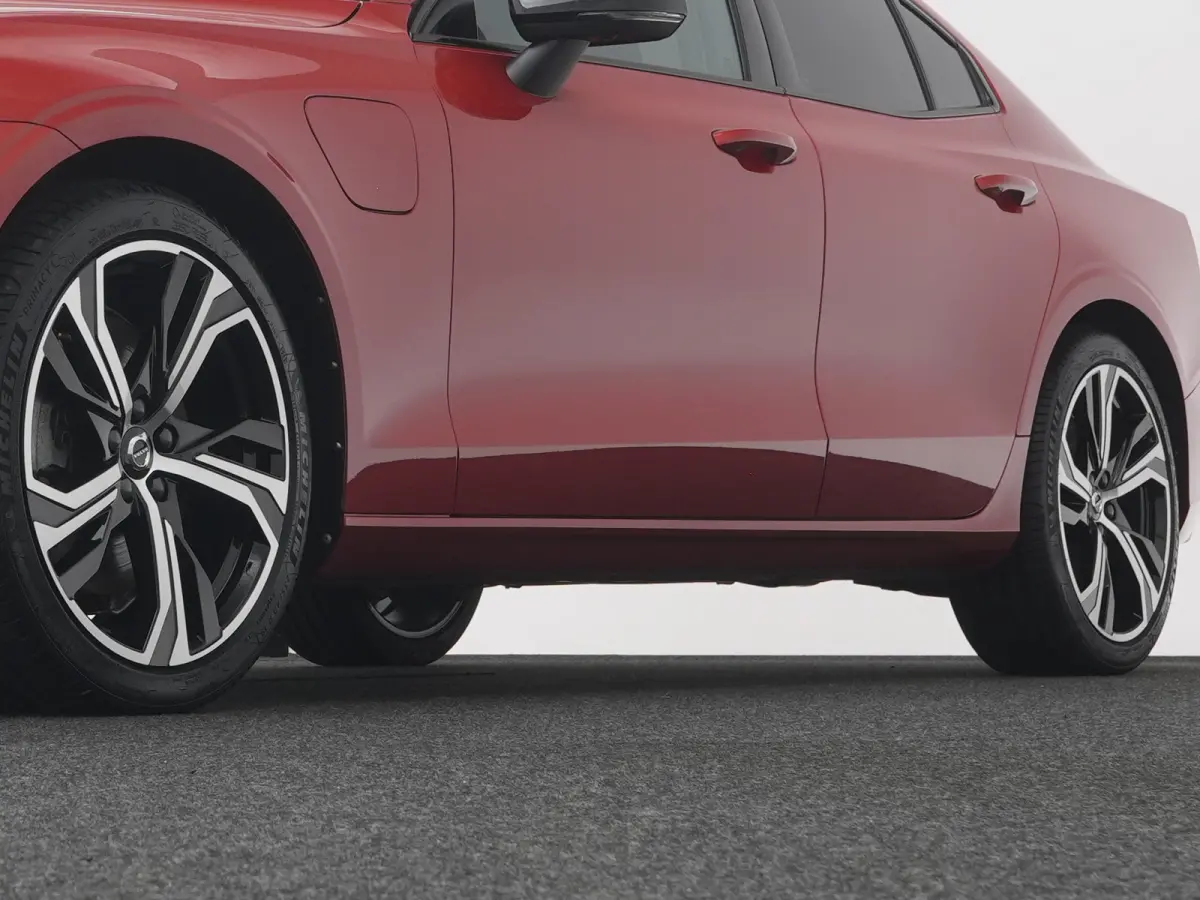 T8 Recharge AWD Plus Dark | Long Range | 455pk | 360° Camera | Privacy Glass | 19" | Elek bestuurderstoel | Keyless