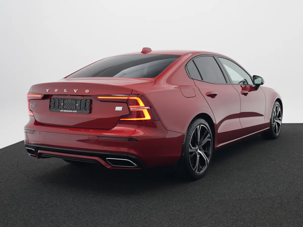 T8 Recharge AWD Plus Dark | Long Range | 455pk | 360° Camera | Privacy Glass | 19" | Elek bestuurderstoel | Keyless