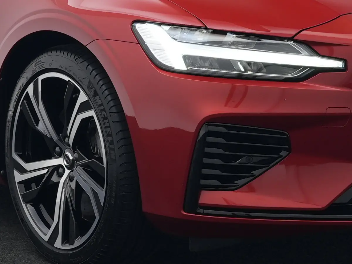 T8 Recharge AWD Plus Dark | Long Range | 455pk | 360° Camera | Privacy Glass | 19" | Elek bestuurderstoel | Keyless