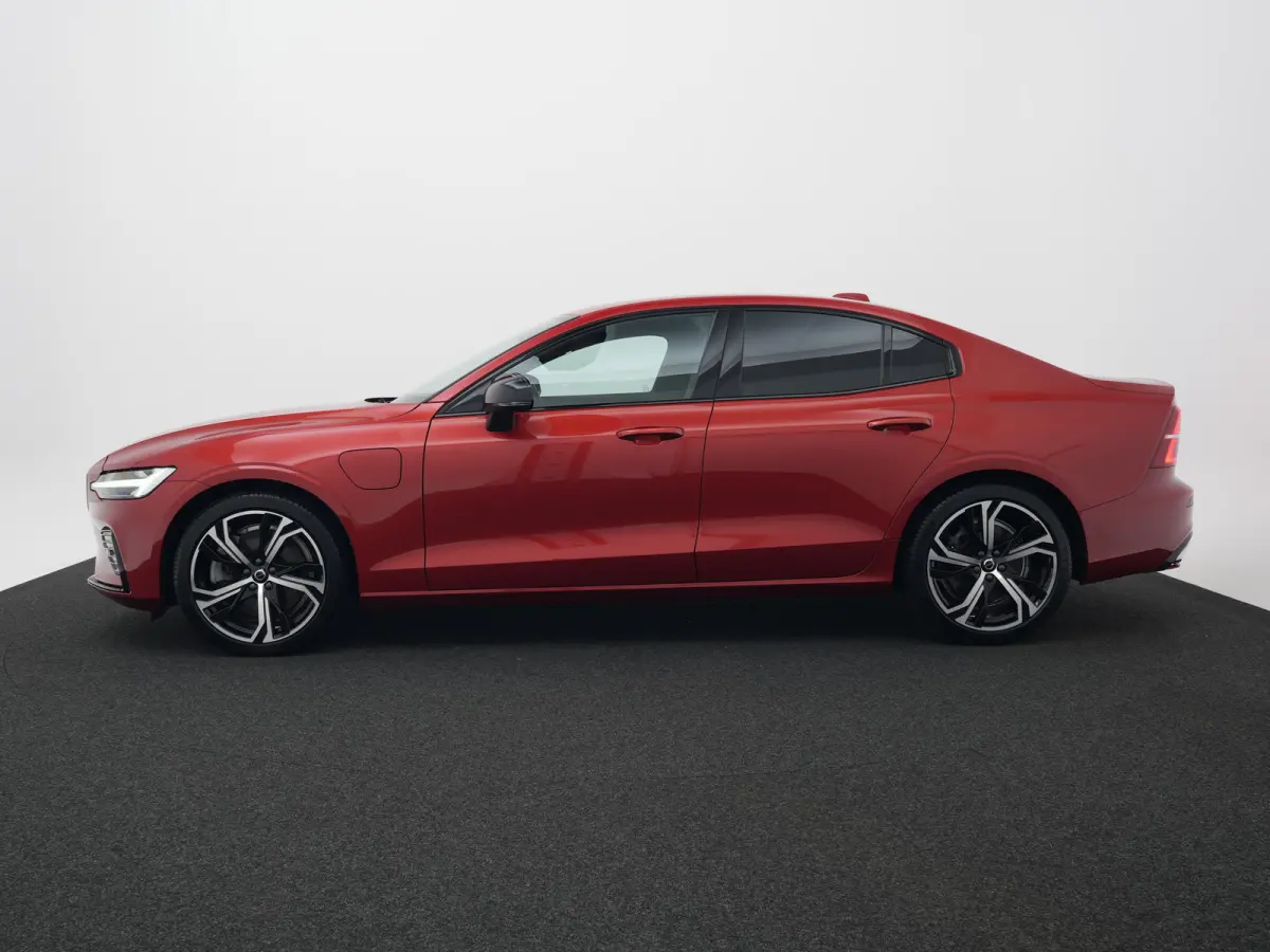T8 Recharge AWD Plus Dark | Long Range | 455pk | 360° Camera | Privacy Glass | 19" | Elek bestuurderstoel | Keyless