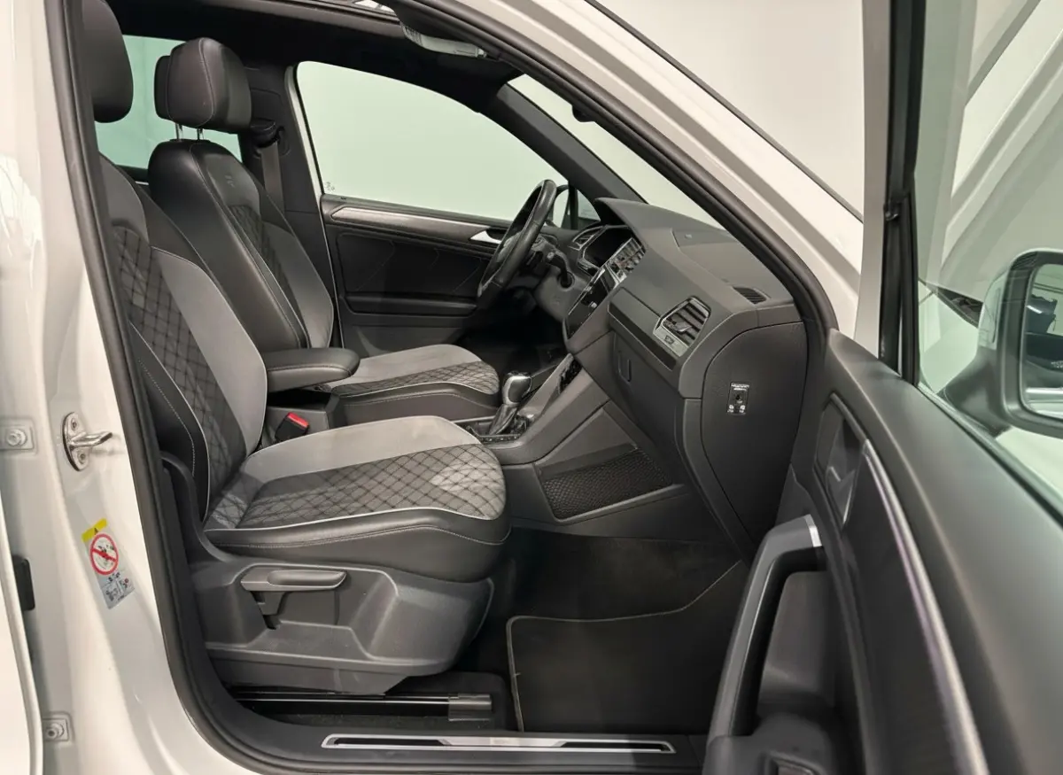 1.4 TSI eHybrid R-Line Business+ - Pano - ACC