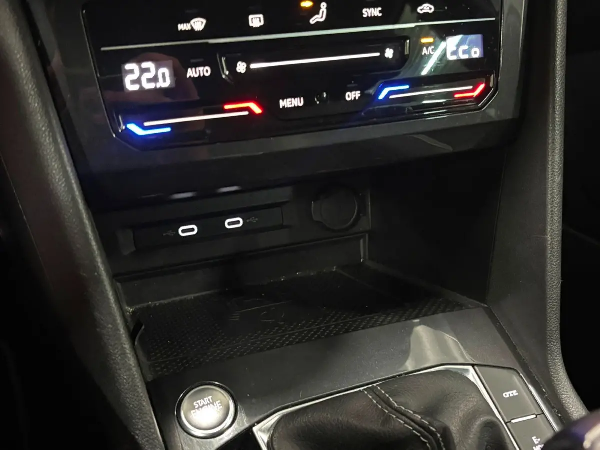 1.4 TSI eHybrid R-Line Business+ - Pano - ACC