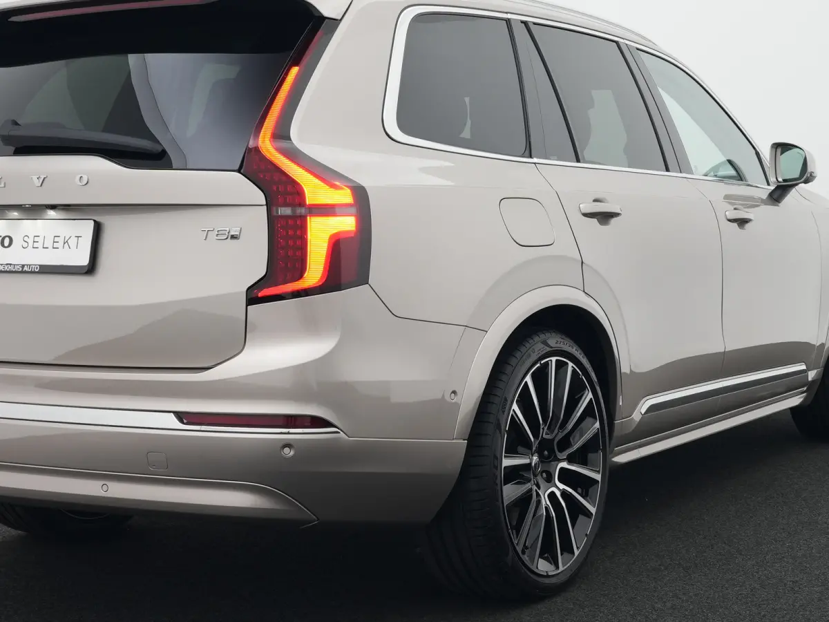 T8 Recharge AWD Ultra Bright Executive | Luchtvering | Bowers & Wilkins | Massage | Head-Up | 22" | Gelamineerd glas