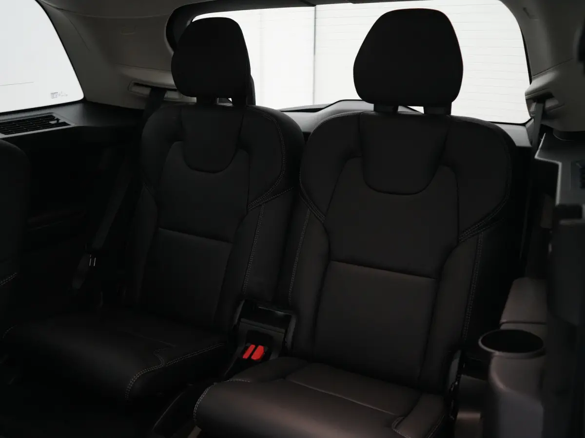 T8 Recharge AWD Ultra Bright Executive | Luchtvering | Bowers & Wilkins | Massage | Head-Up | 22" | Gelamineerd glas