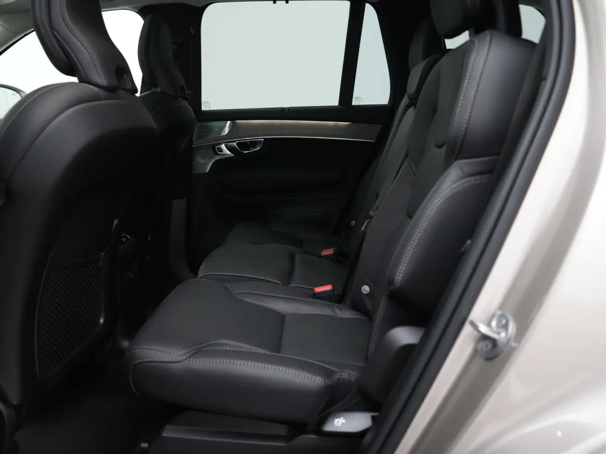T8 Recharge AWD Ultra Bright Executive | Luchtvering | Bowers & Wilkins | Massage | Head-Up | 22" | Gelamineerd glas