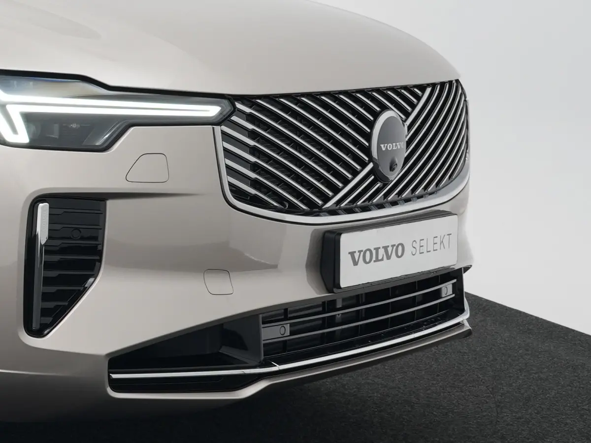 T8 Recharge AWD Ultra Bright Executive | Luchtvering | Bowers & Wilkins | Massage | Head-Up | 22" | Gelamineerd glas