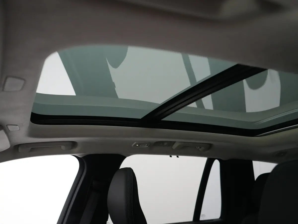 T8 Recharge AWD Ultra Bright Executive | Luchtvering | Bowers & Wilkins | Massage | Head-Up | 22" | Gelamineerd glas