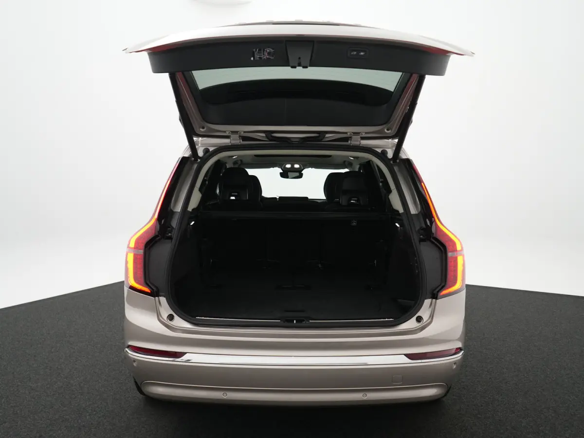 T8 Recharge AWD Ultra Bright Executive | Luchtvering | Bowers & Wilkins | Massage | Head-Up | 22" | Gelamineerd glas