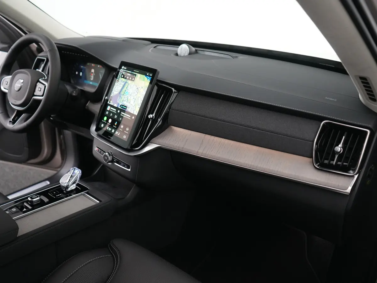 T8 Recharge AWD Ultra Bright Executive | Luchtvering | Bowers & Wilkins | Massage | Head-Up | 22" | Gelamineerd glas