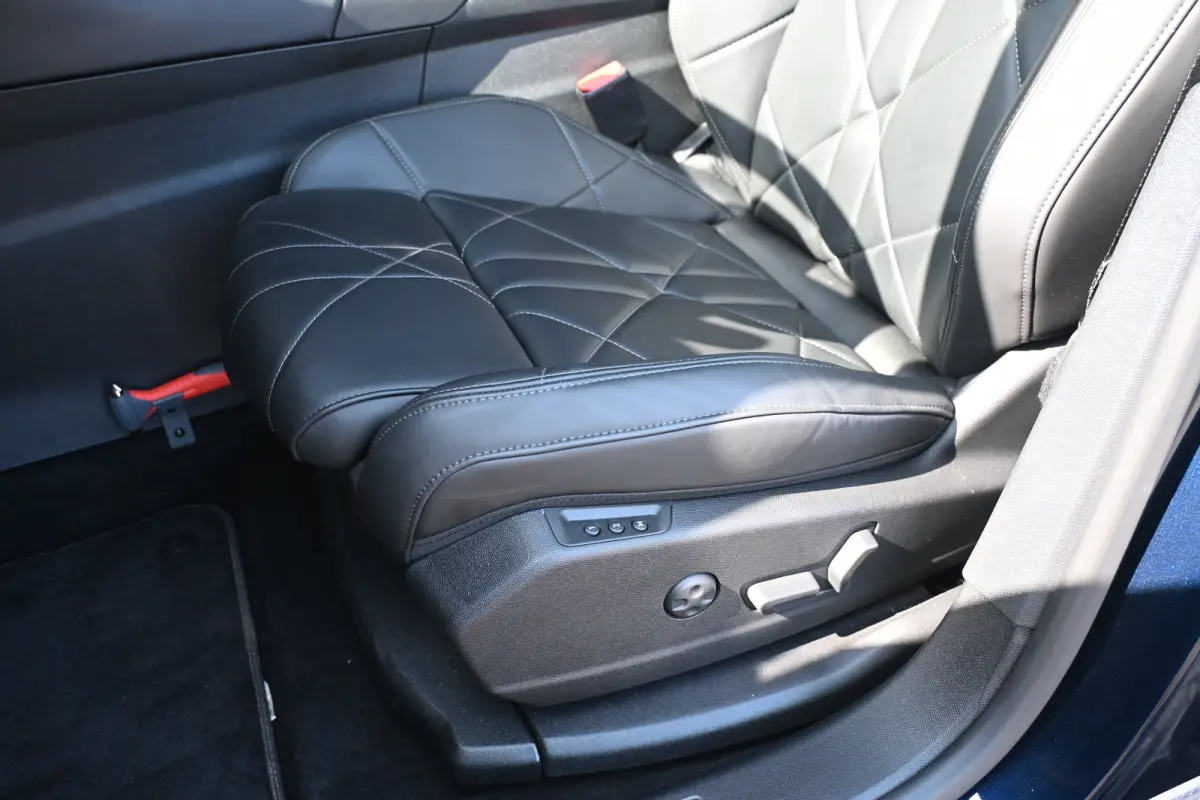 1.6 PHEV 300 4x4 Pallas | Schuif-/Kanteldak | Vol-Leder | Navigatie | Achteruitrijcamera | Elektr. Stoelen | Stoel/Stuurverwarming | !!