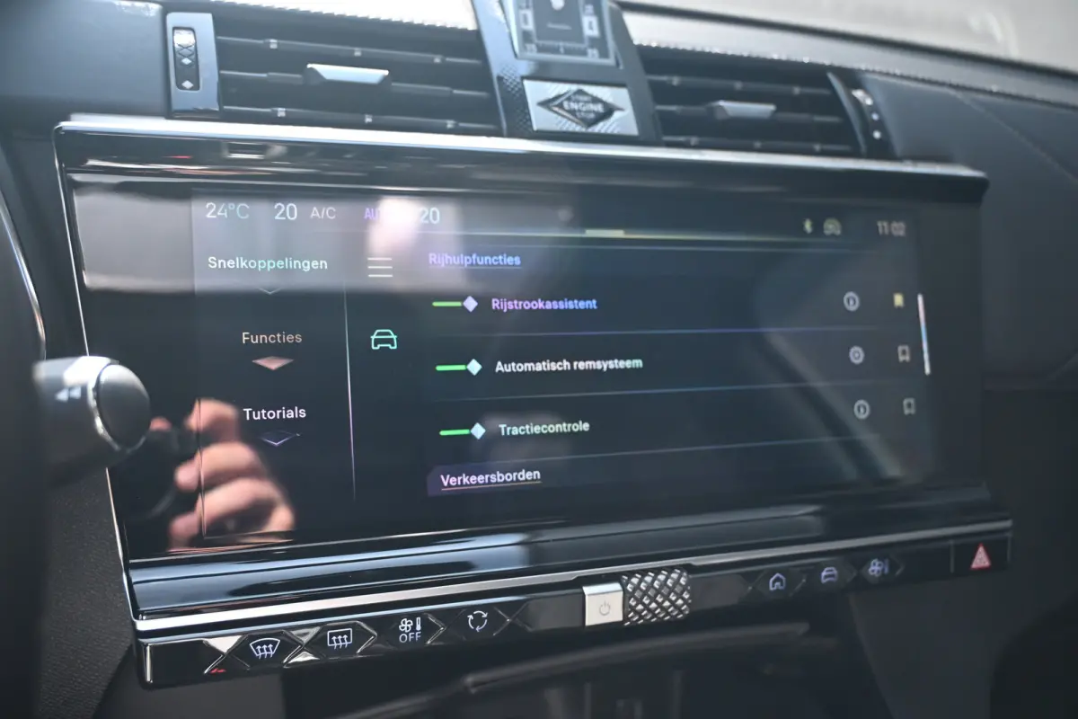 1.6 PHEV 300 4x4 Pallas | Schuif-/Kanteldak | Vol-Leder | Navigatie | Achteruitrijcamera | Elektr. Stoelen | Stoel/Stuurverwarming | !!