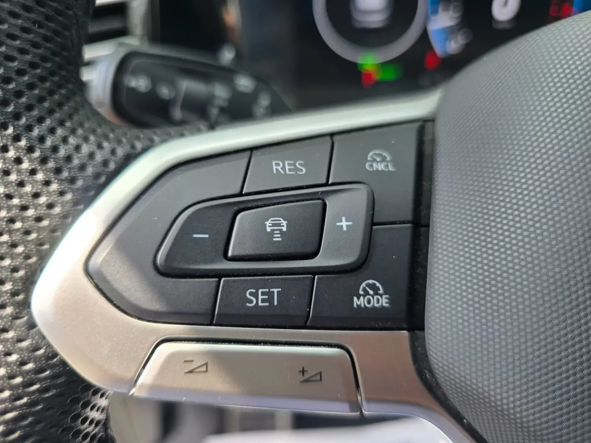 1.5 eTSI R-Line Business Full/ Pano/Trekhaak/Keyless/Grote scherm/Full