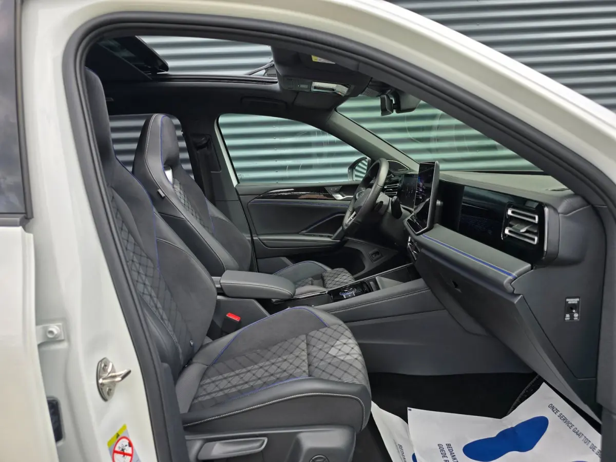 1.5 eTSI R-Line Business Full/ Pano/Trekhaak/Keyless/Grote scherm/Full