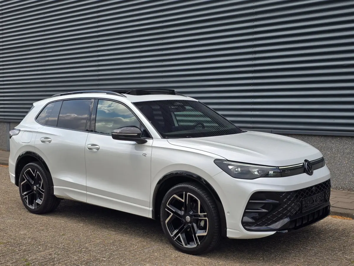 1.5 eTSI R-Line Business Full/ Pano/Trekhaak/Keyless/Grote scherm/Full