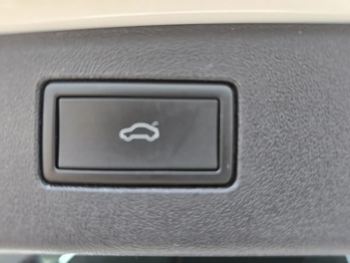 1.5 eTSI R-Line Business Full/ Pano/Trekhaak/Keyless/Grote scherm/Full