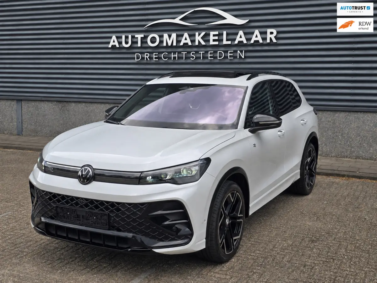 1.5 eTSI R-Line Business Full/ Pano/Trekhaak/Keyless/Grote scherm/Full