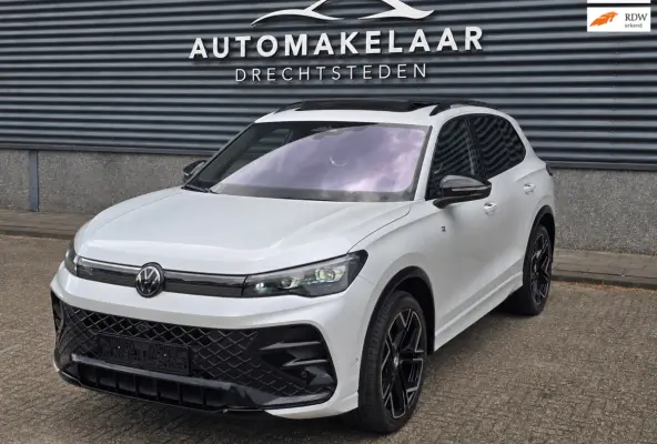 1.5 eTSI R-Line Business Full/ Pano/Trekhaak/Keyless/Grote scherm/Full