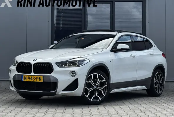 2.0i xDrive High Executive 192 PK | M sport | Pano | Trekhaak | Elek stoelen | 19 Inch