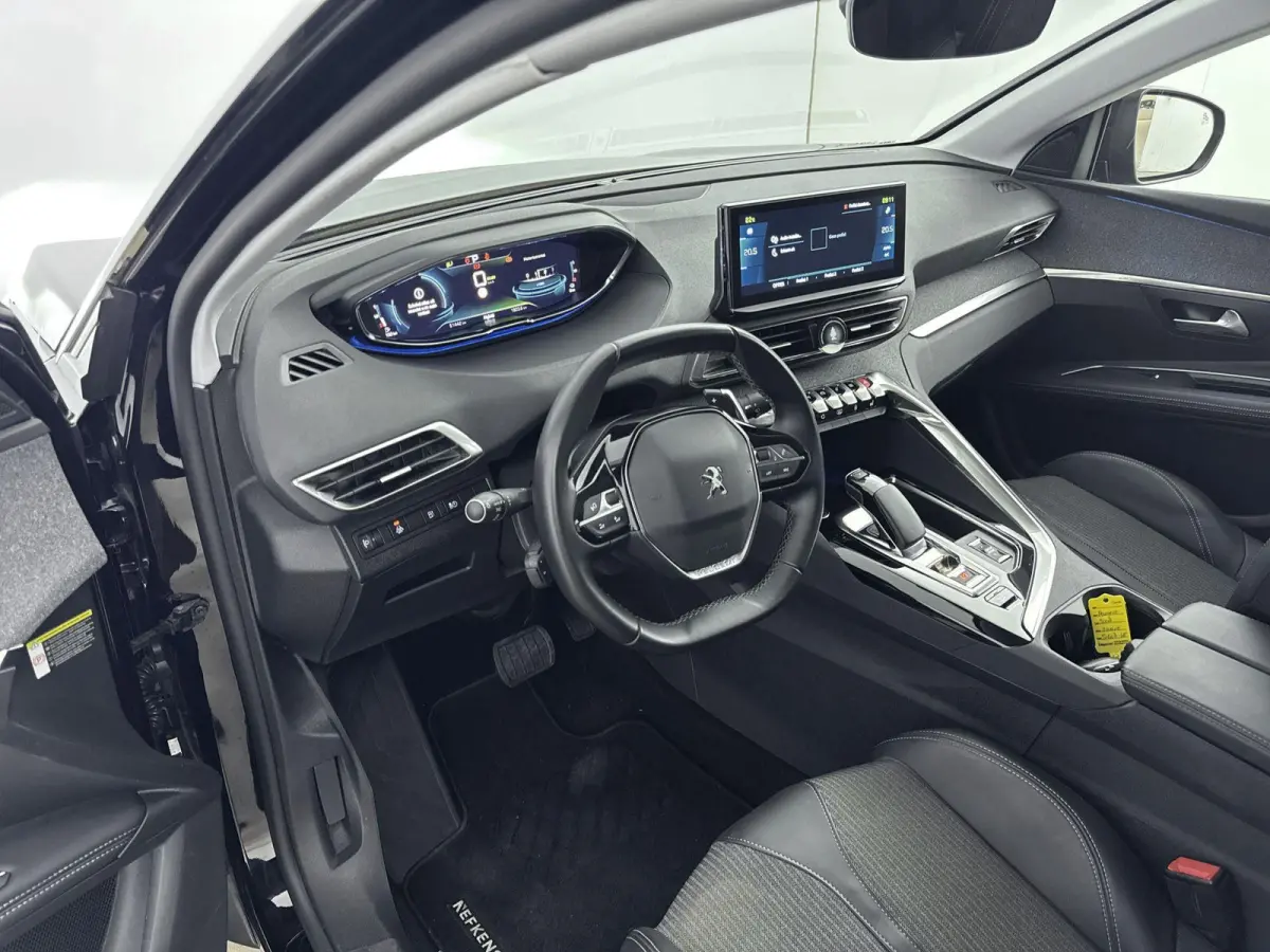 SUV 300 pk HYbrid4 Allure | Accu 92% | Trekhaak | Navigatie | Carplay | Camera | Dodehoekbewaking | Stoelverwarming voor