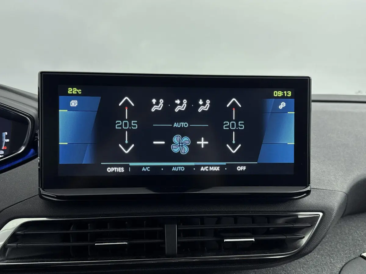 SUV 300 pk HYbrid4 Allure | Accu 92% | Trekhaak afneembaar | Navigatie | Carplay | Camera | Dodehoekbewaking | Stoelverwarming voor