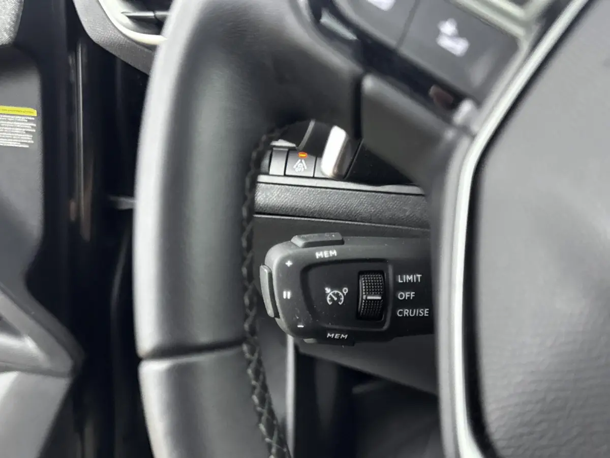SUV 300 pk HYbrid4 Allure | Accu 92% | Trekhaak afneembaar | Navigatie | Carplay | Camera | Dodehoekbewaking | Stoelverwarming voor