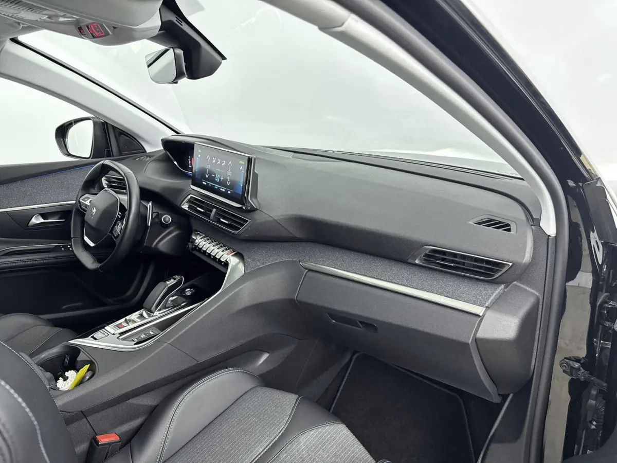 SUV 300 pk HYbrid4 Allure | Accu 92% | Trekhaak afneembaar | Navigatie | Carplay | Camera | Dodehoekbewaking | Stoelverwarming voor